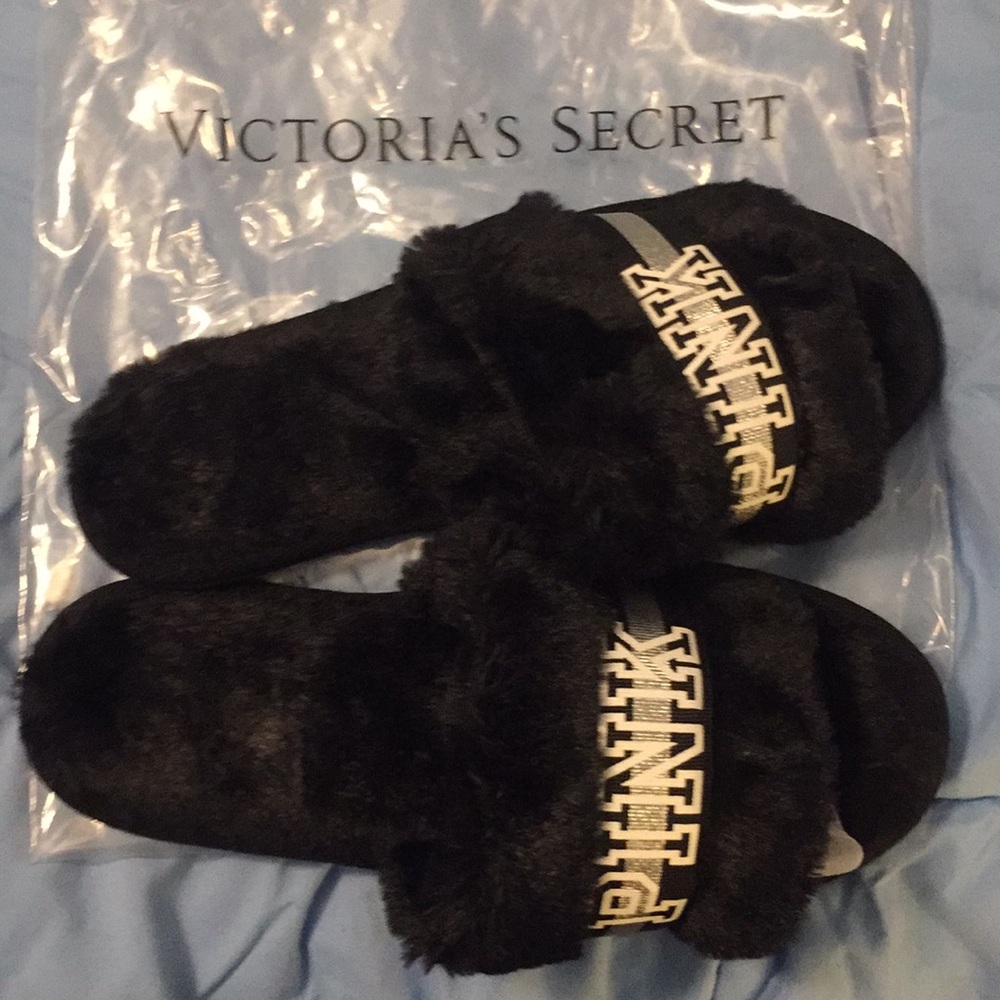 Victoria’s Secret Pink Logo Slippers. - Picture 5 of 7